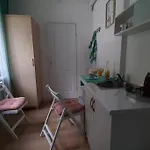 Przytulny Pokoj W Zacisznej Okolicy Z Lazienka Wspolna Dla Dwoch Pokoi